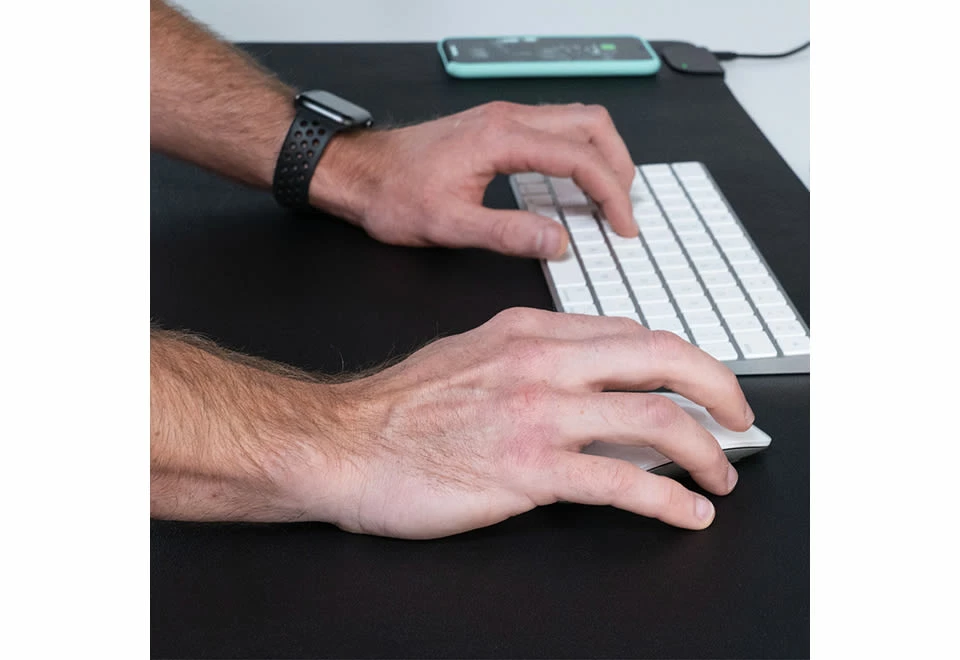 Brand new ๐ Wireless Charging Desk Pad by KeySmart โค๏ธ - Image 2