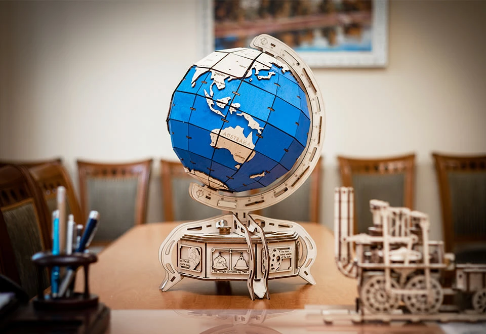 Budget ๐งจ Globe Construction Kit by ARTVENTURE LLC ๐งจ