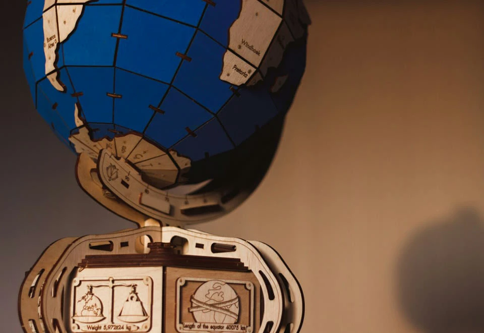 Budget ๐งจ Globe Construction Kit by ARTVENTURE LLC ๐งจ - Image 3