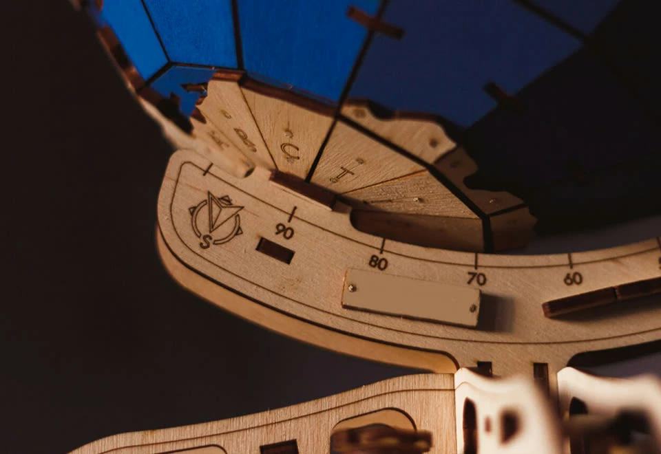 Budget ๐งจ Globe Construction Kit by ARTVENTURE LLC ๐งจ - Image 4