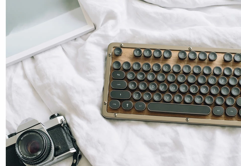 Cheapest 🌟 Bluetooth Retro Keyboard by Azio Corporation 🥰 - Image 4